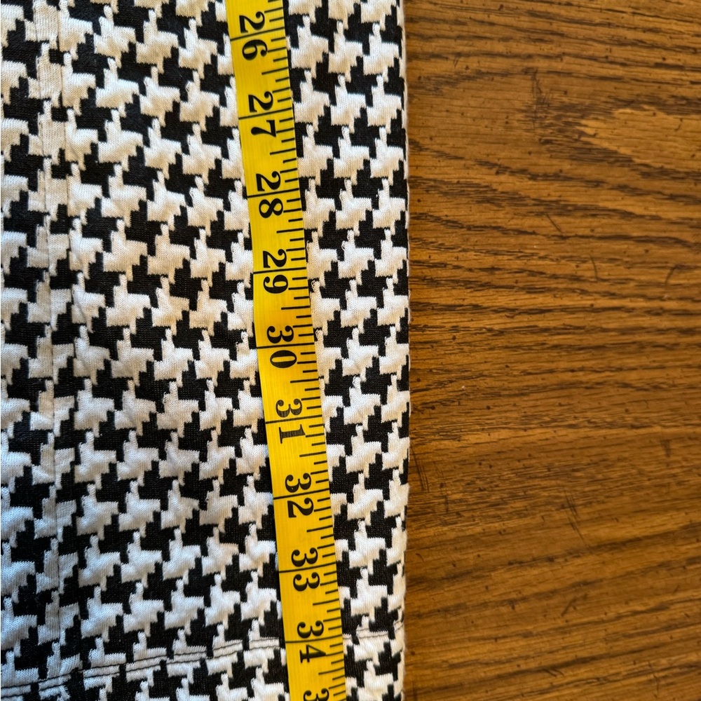 DRESS BARN Woman’s Size 10P Houndstooth Dress Sheath Pencil, Black & White. EUC - Picture 8 of 8